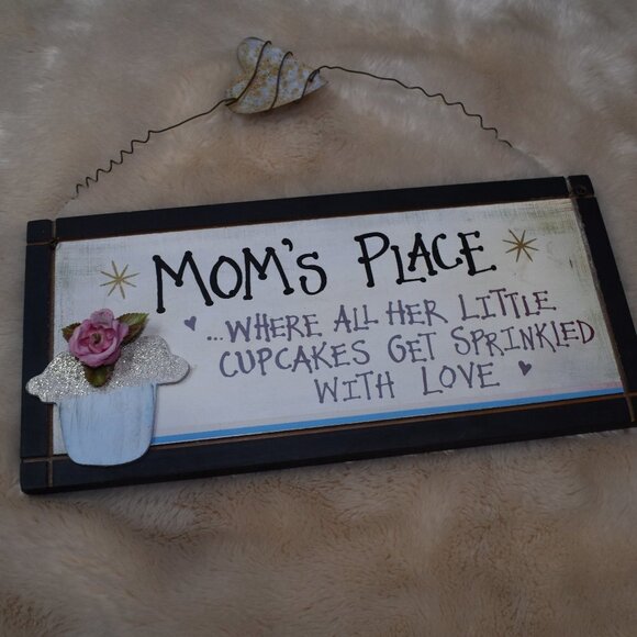 Decorative Sign- Moms Place - Picture 1 of 2